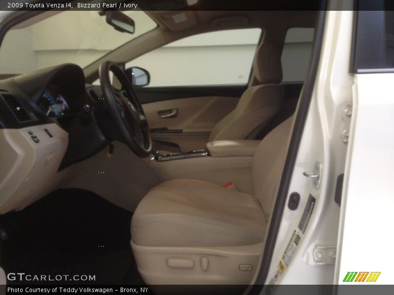 Blizzard Pearl / Ivory 2009 Toyota Venza I4
