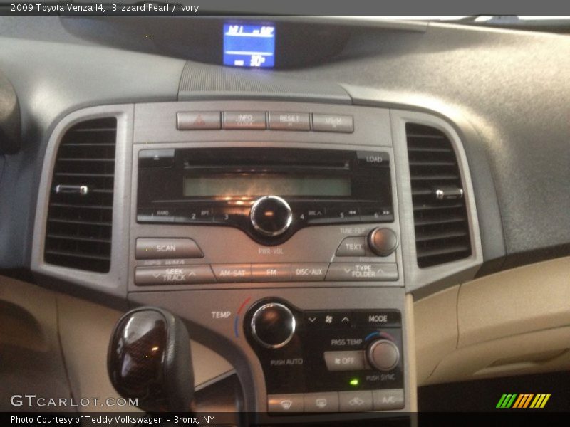 Blizzard Pearl / Ivory 2009 Toyota Venza I4