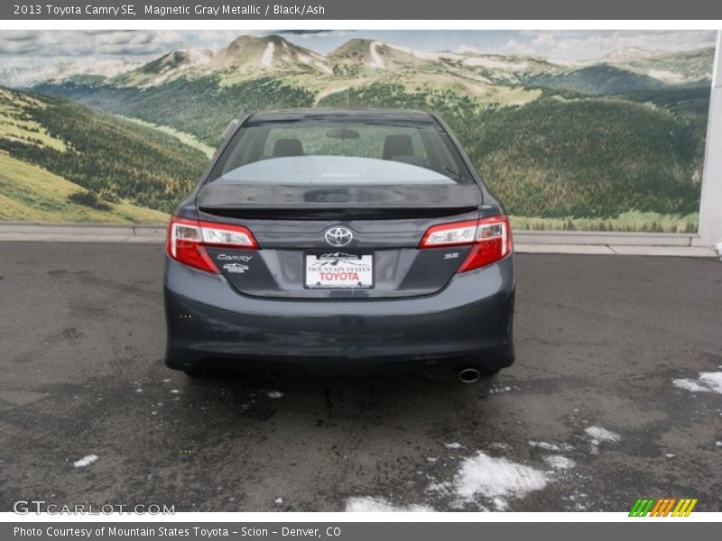 Magnetic Gray Metallic / Black/Ash 2013 Toyota Camry SE