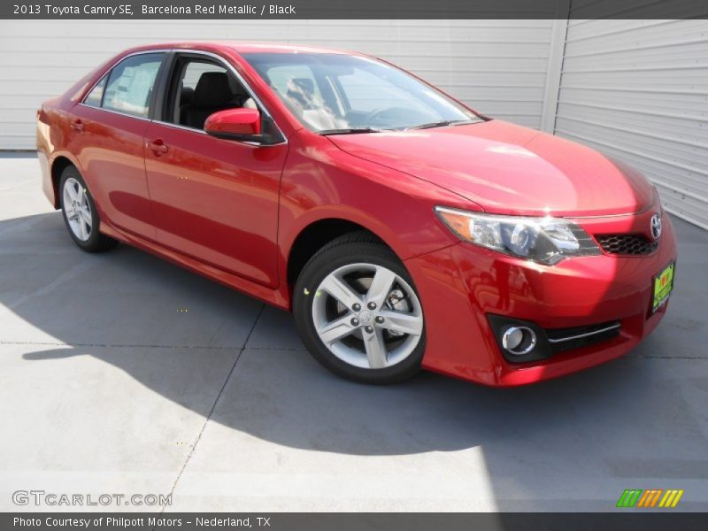 Barcelona Red Metallic / Black 2013 Toyota Camry SE