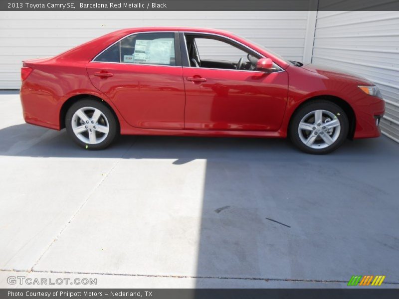 Barcelona Red Metallic / Black 2013 Toyota Camry SE