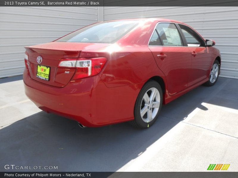 Barcelona Red Metallic / Black 2013 Toyota Camry SE