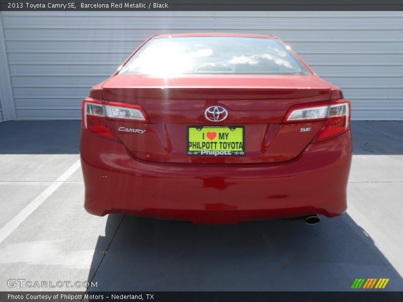 Barcelona Red Metallic / Black 2013 Toyota Camry SE