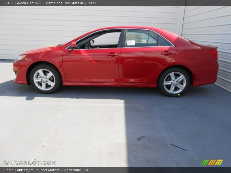 Barcelona Red Metallic / Black 2013 Toyota Camry SE
