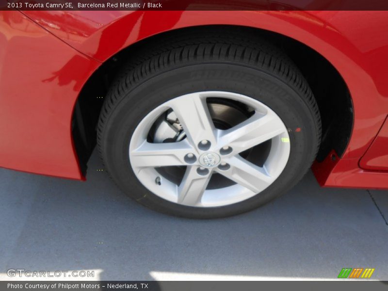 Barcelona Red Metallic / Black 2013 Toyota Camry SE
