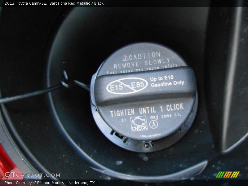 Barcelona Red Metallic / Black 2013 Toyota Camry SE