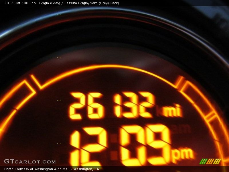 Grigio (Grey) / Tessuto Grigio/Nero (Grey/Black) 2012 Fiat 500 Pop