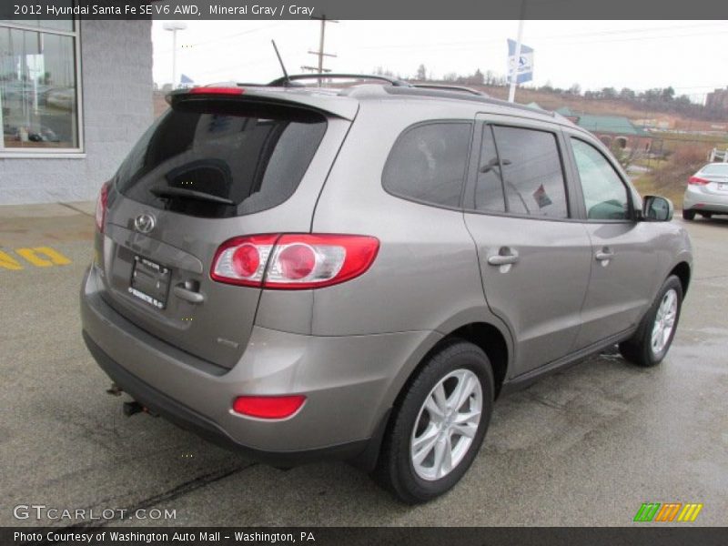 Mineral Gray / Gray 2012 Hyundai Santa Fe SE V6 AWD