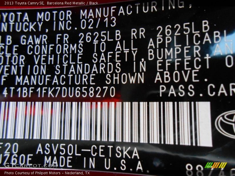 Barcelona Red Metallic / Black 2013 Toyota Camry SE