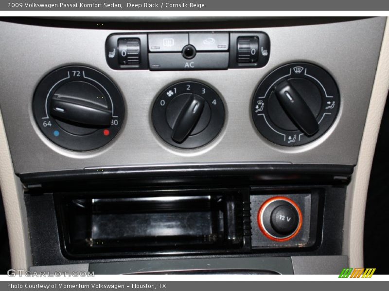 Controls of 2009 Passat Komfort Sedan