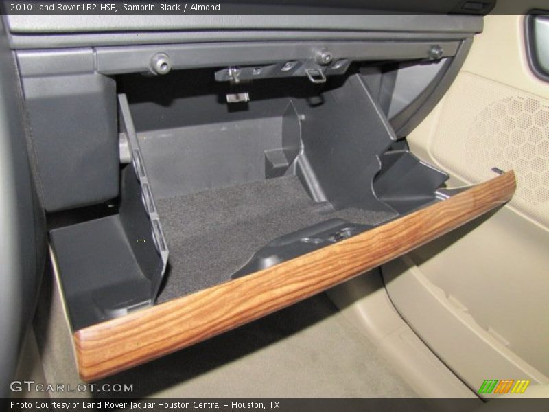 Santorini Black / Almond 2010 Land Rover LR2 HSE