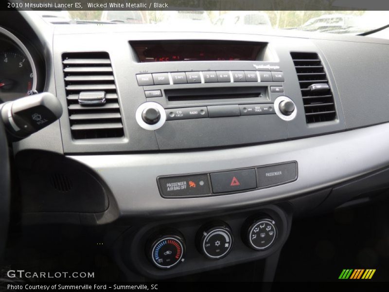 Wicked White Metallic / Black 2010 Mitsubishi Lancer ES