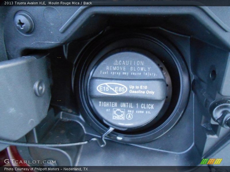 Moulin Rouge Mica / Black 2013 Toyota Avalon XLE