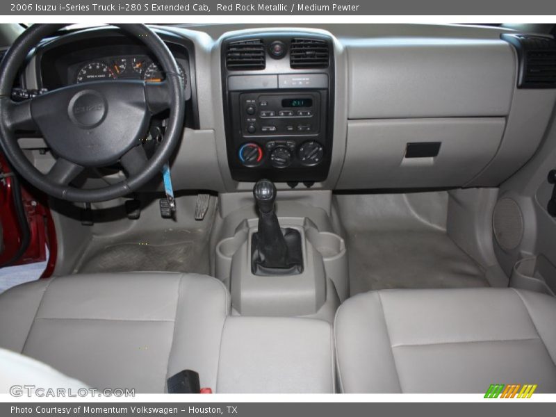 Dashboard of 2006 i-Series Truck i-280 S Extended Cab