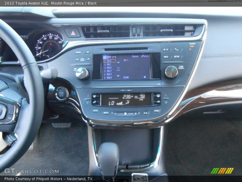 Controls of 2013 Avalon XLE