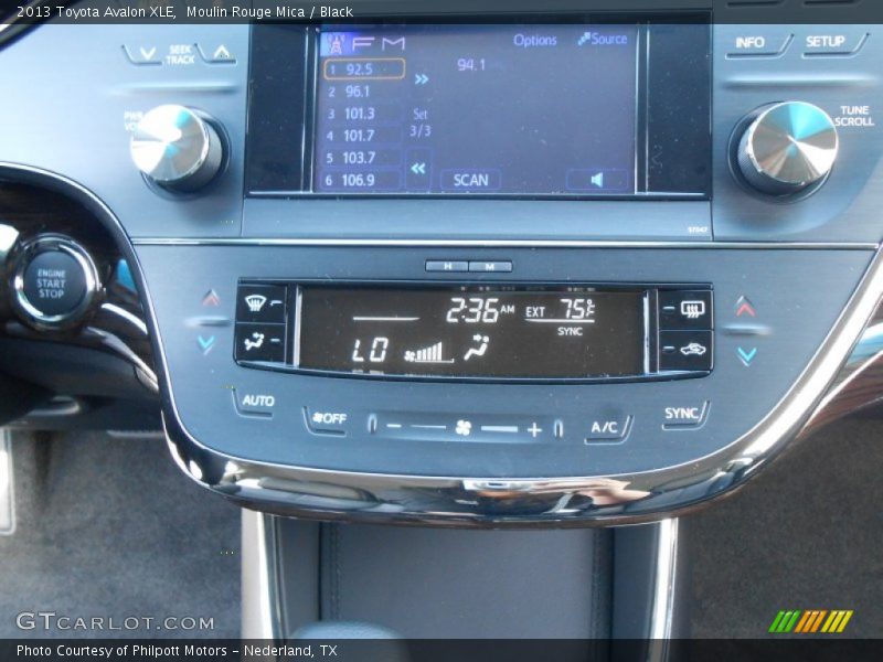 Controls of 2013 Avalon XLE