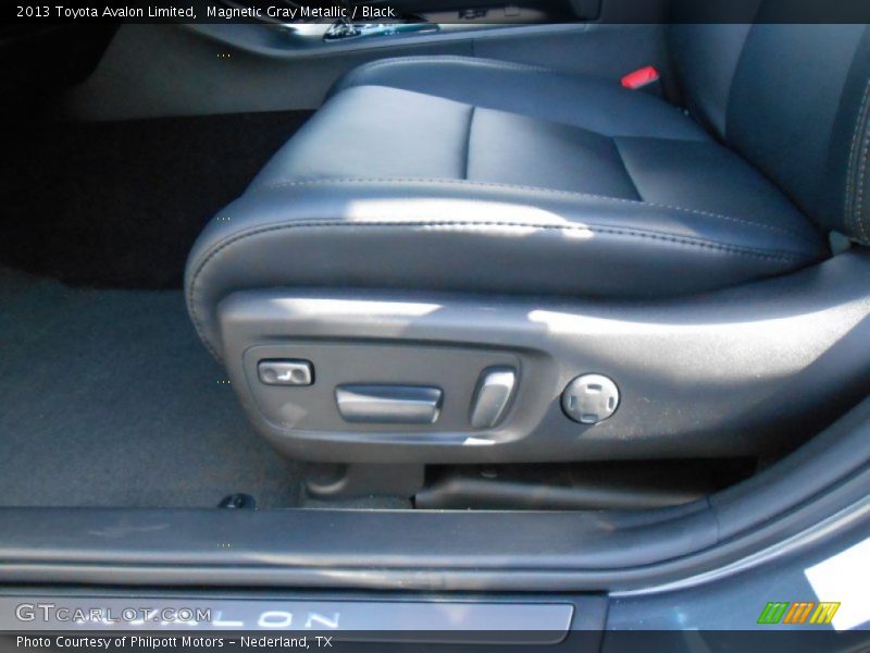 Magnetic Gray Metallic / Black 2013 Toyota Avalon Limited