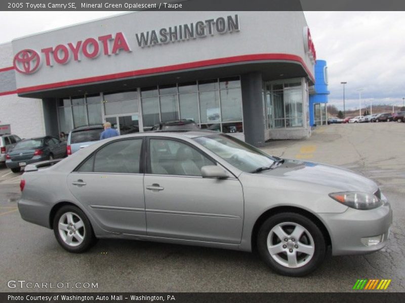 Mineral Green Opalescent / Taupe 2005 Toyota Camry SE