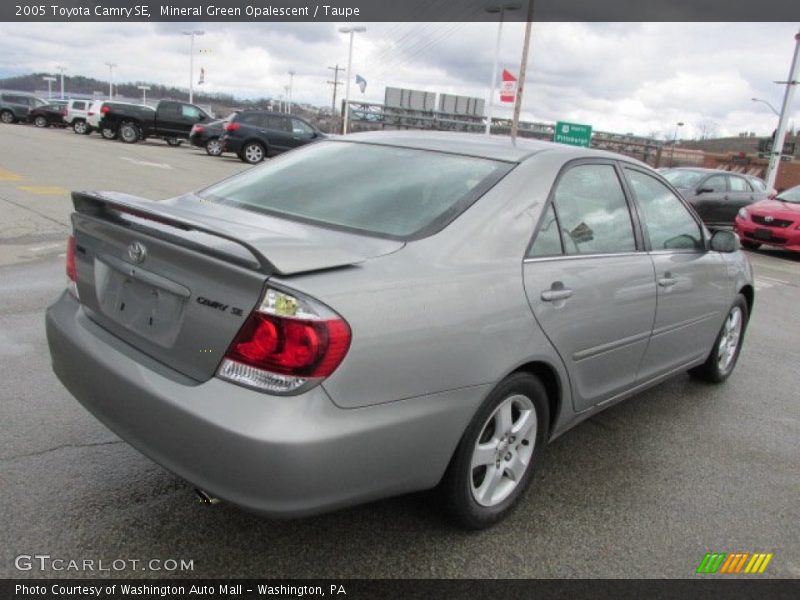 Mineral Green Opalescent / Taupe 2005 Toyota Camry SE