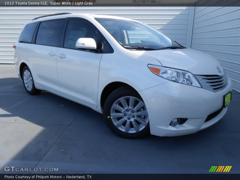 Super White / Light Gray 2013 Toyota Sienna XLE