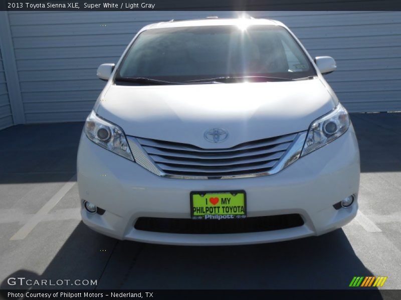 Super White / Light Gray 2013 Toyota Sienna XLE