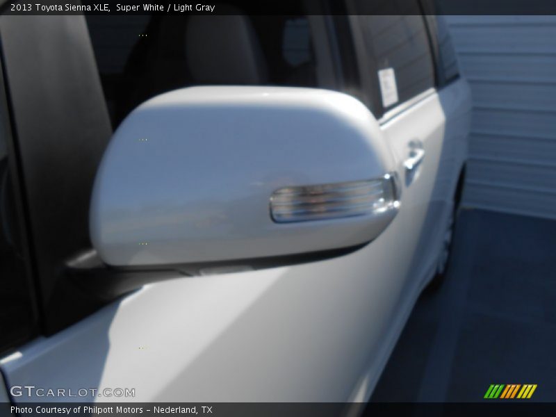 Super White / Light Gray 2013 Toyota Sienna XLE