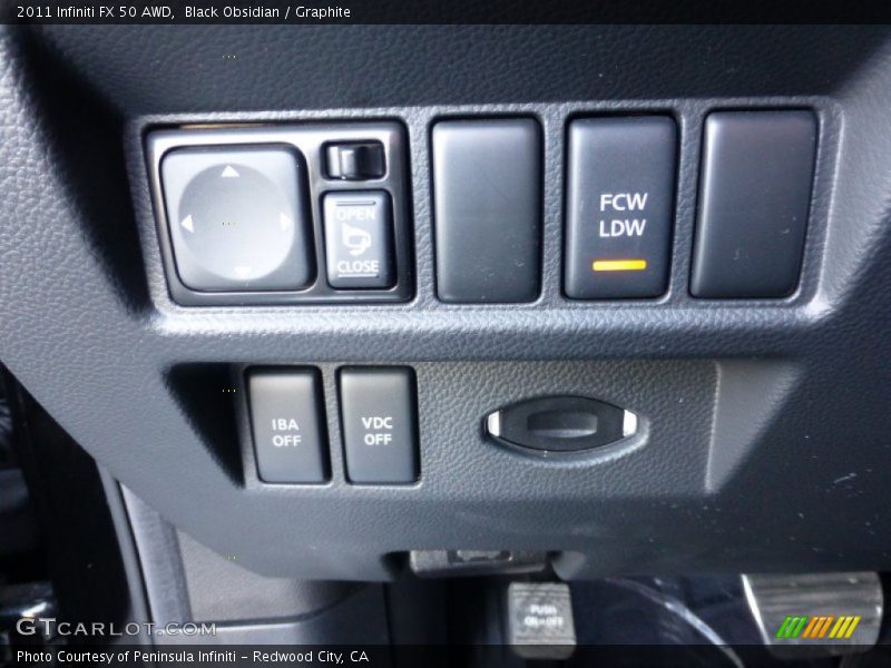 Controls of 2011 FX 50 AWD