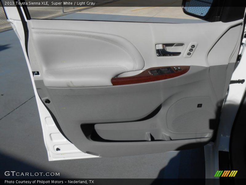 Super White / Light Gray 2013 Toyota Sienna XLE