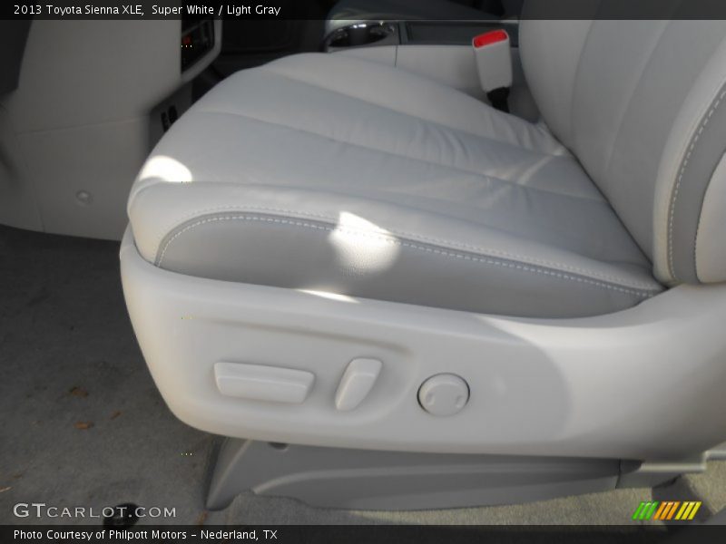 Super White / Light Gray 2013 Toyota Sienna XLE