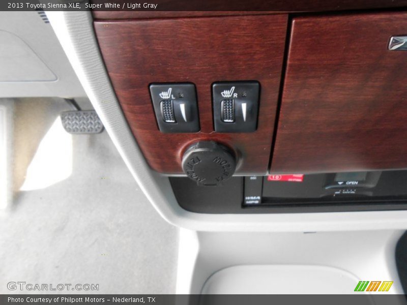 Super White / Light Gray 2013 Toyota Sienna XLE