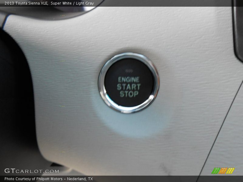 Super White / Light Gray 2013 Toyota Sienna XLE