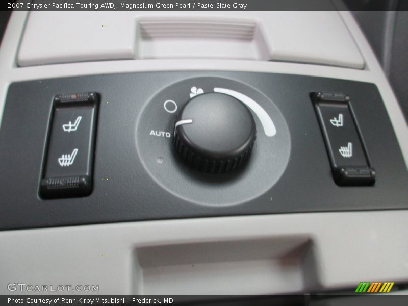 Controls of 2007 Pacifica Touring AWD