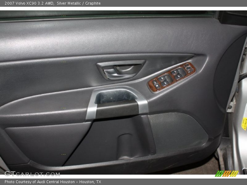 Silver Metallic / Graphite 2007 Volvo XC90 3.2 AWD