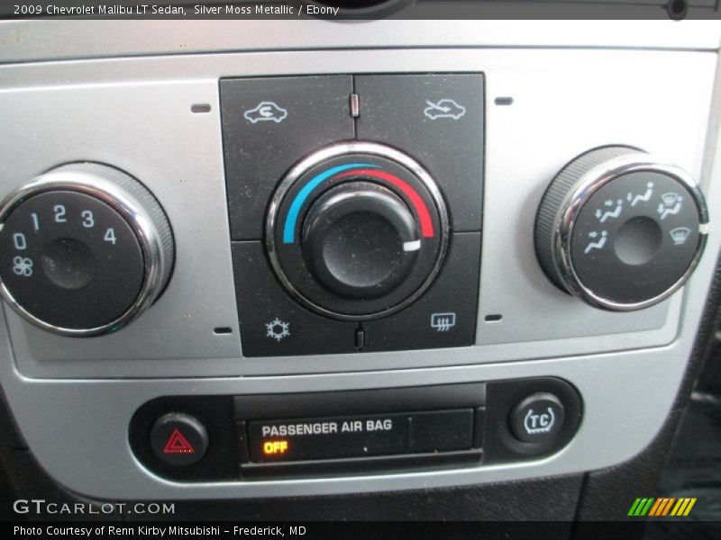 Controls of 2009 Malibu LT Sedan
