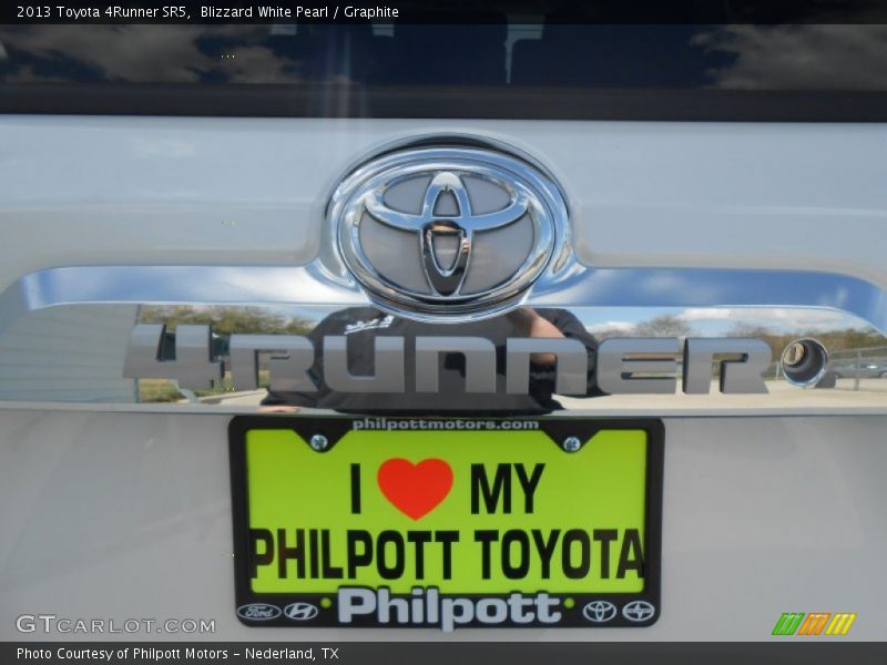 Blizzard White Pearl / Graphite 2013 Toyota 4Runner SR5