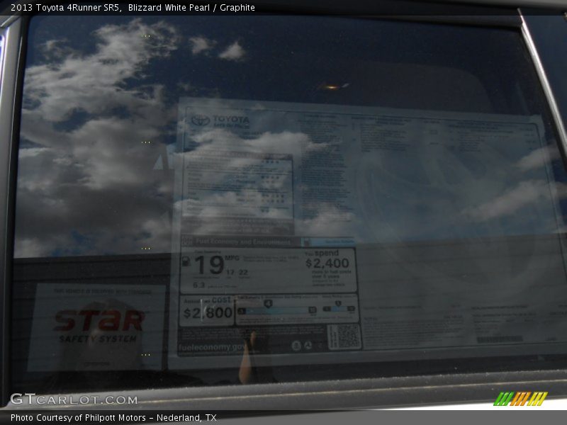 Blizzard White Pearl / Graphite 2013 Toyota 4Runner SR5