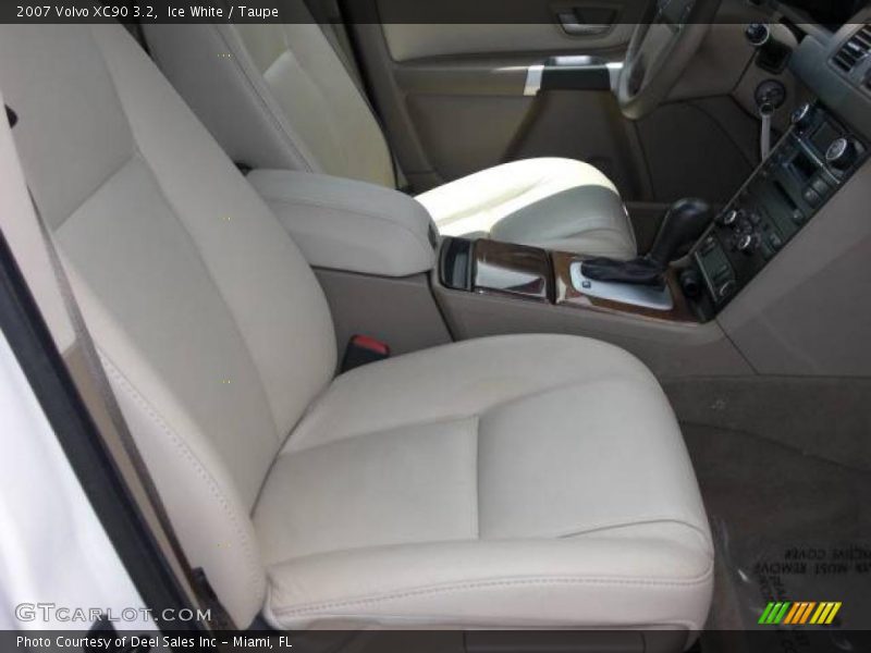 Ice White / Taupe 2007 Volvo XC90 3.2