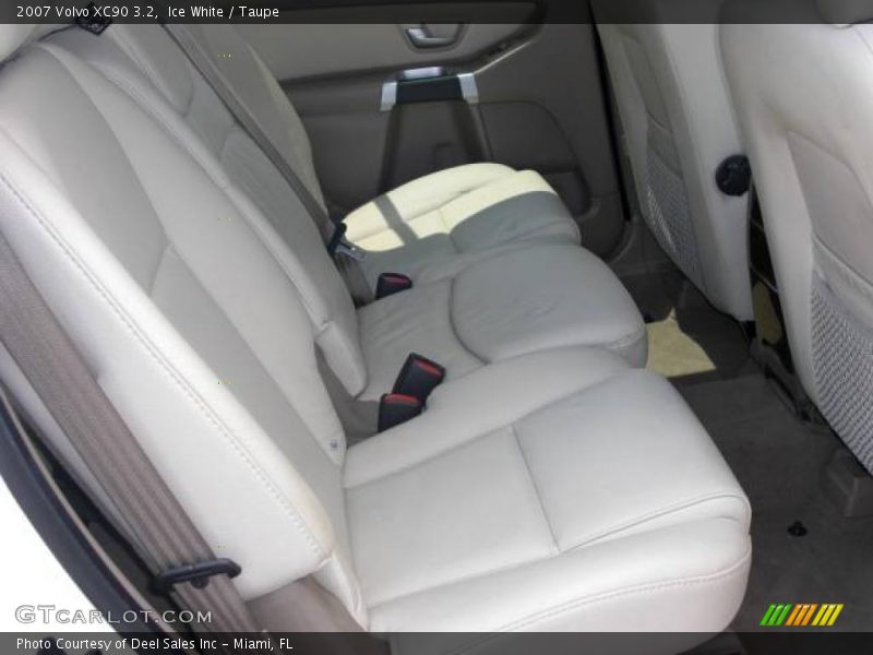 Ice White / Taupe 2007 Volvo XC90 3.2