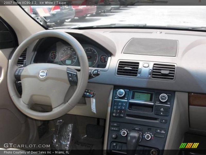 Ice White / Taupe 2007 Volvo XC90 3.2