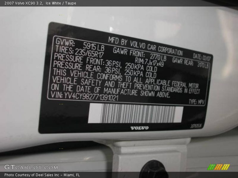Ice White / Taupe 2007 Volvo XC90 3.2