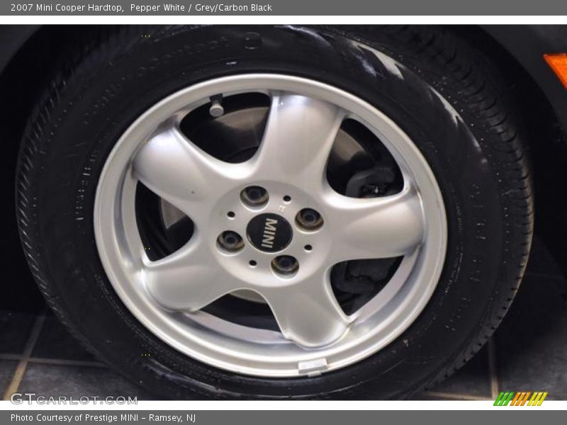 Pepper White / Grey/Carbon Black 2007 Mini Cooper Hardtop