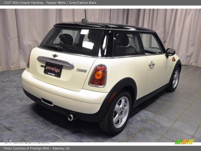 Pepper White / Grey/Carbon Black 2007 Mini Cooper Hardtop