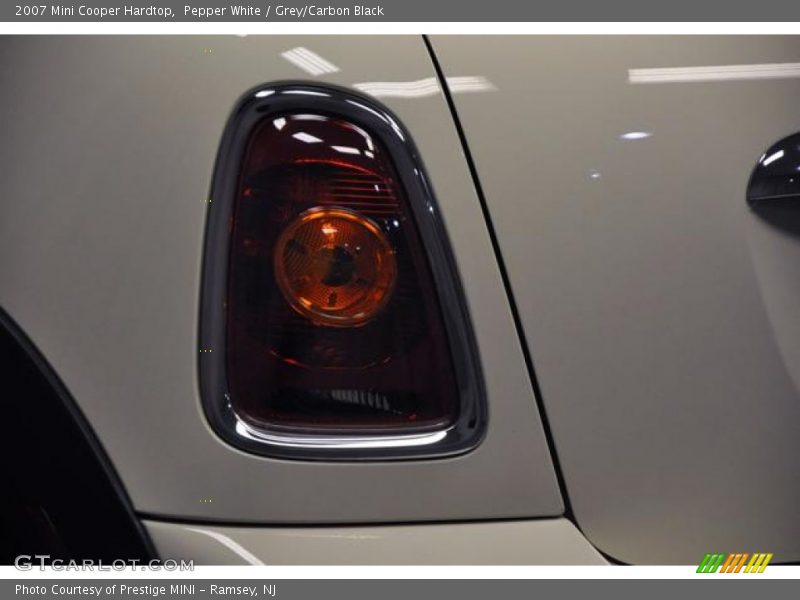Pepper White / Grey/Carbon Black 2007 Mini Cooper Hardtop