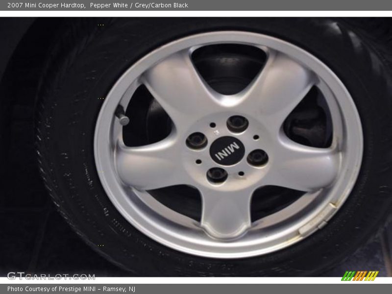 Pepper White / Grey/Carbon Black 2007 Mini Cooper Hardtop