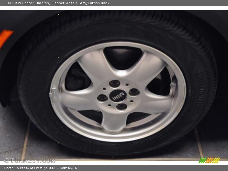 Pepper White / Grey/Carbon Black 2007 Mini Cooper Hardtop