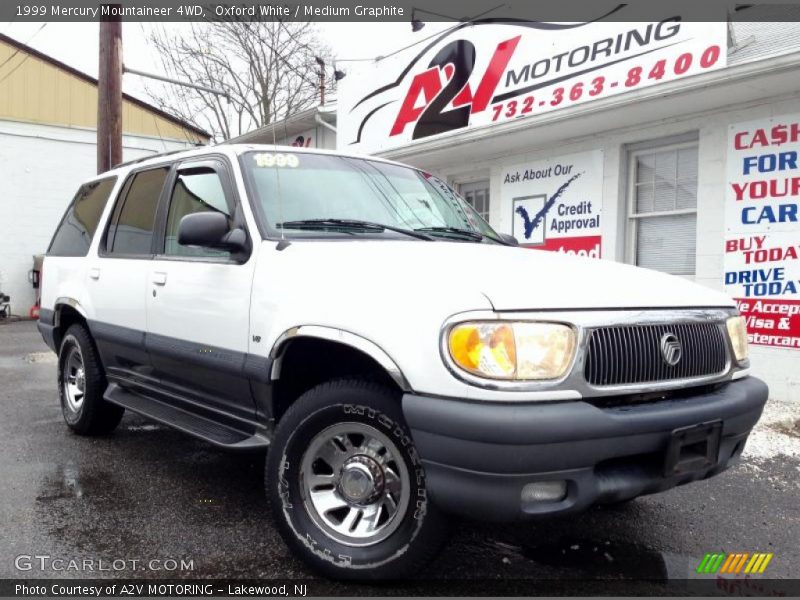 Oxford White / Medium Graphite 1999 Mercury Mountaineer 4WD