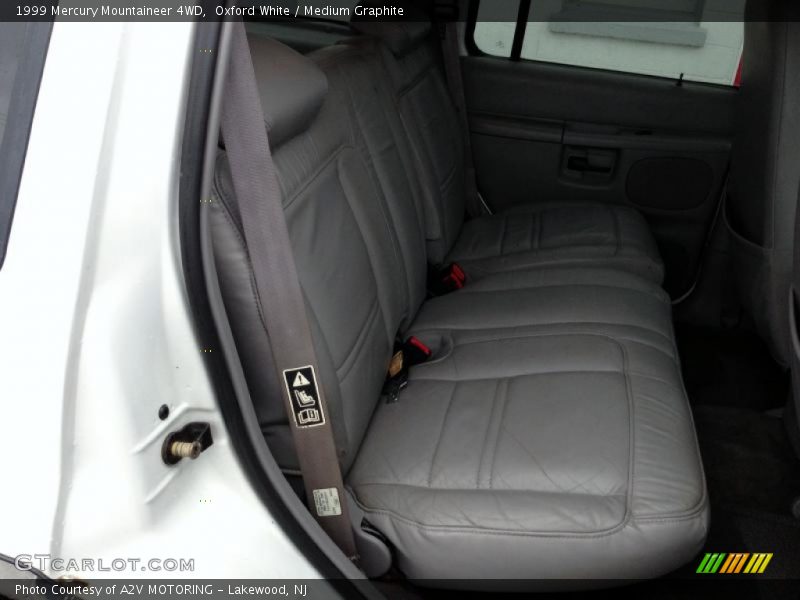 Oxford White / Medium Graphite 1999 Mercury Mountaineer 4WD