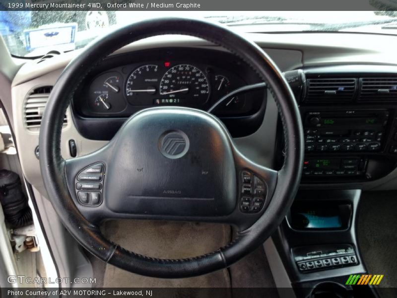 Oxford White / Medium Graphite 1999 Mercury Mountaineer 4WD