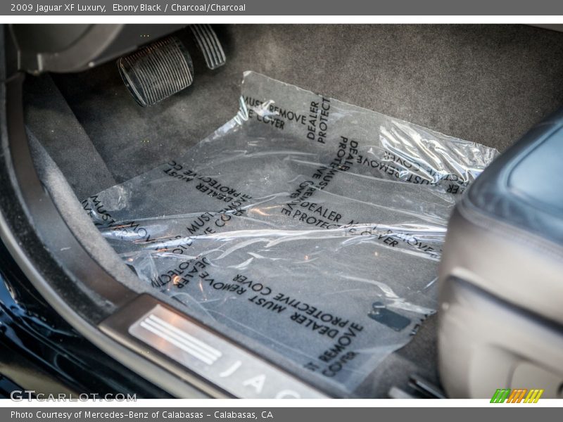 Ebony Black / Charcoal/Charcoal 2009 Jaguar XF Luxury