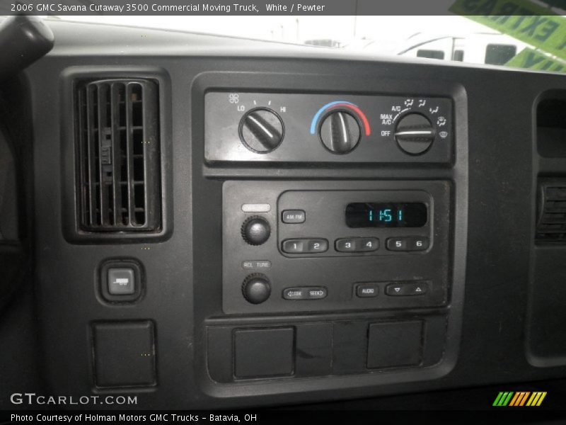 White / Pewter 2006 GMC Savana Cutaway 3500 Commercial Moving Truck